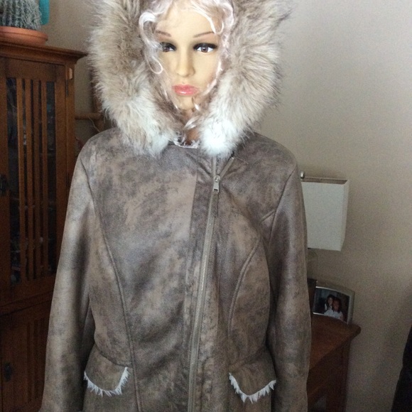 Super cute and cozy winter coat! - Picture 3 of 3